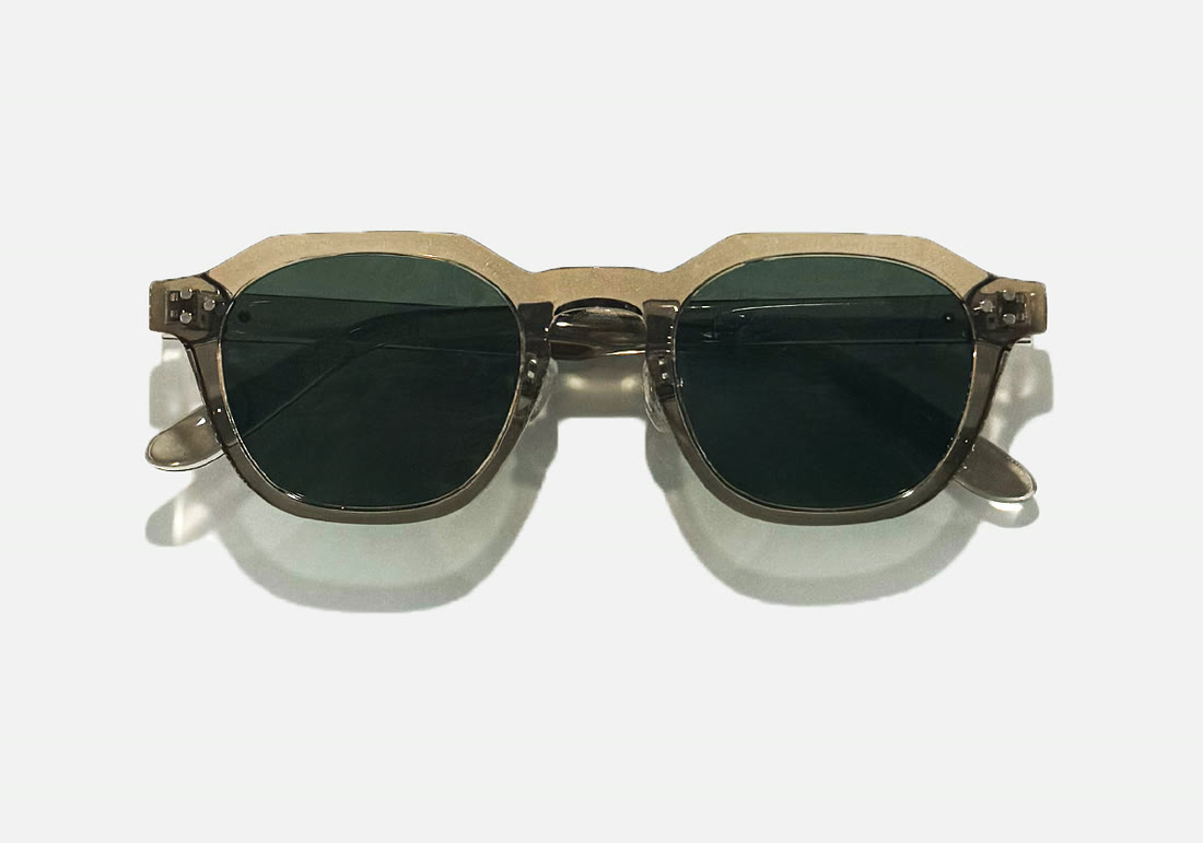 Mineral Green — smoke frame, deep green lens